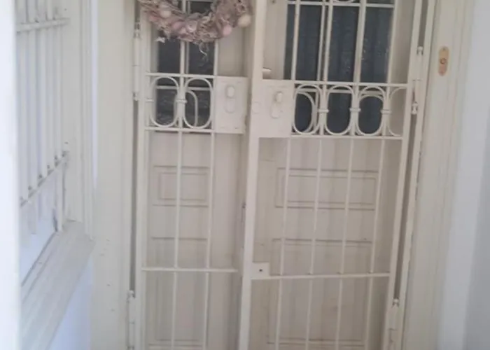 Family With Two Bathrooms Near To